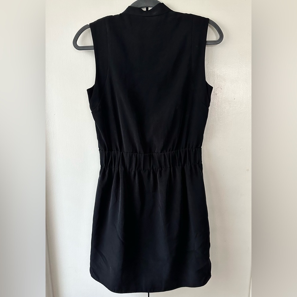 Black Structured Express Sleeveless Dress - Picture 3 of 8